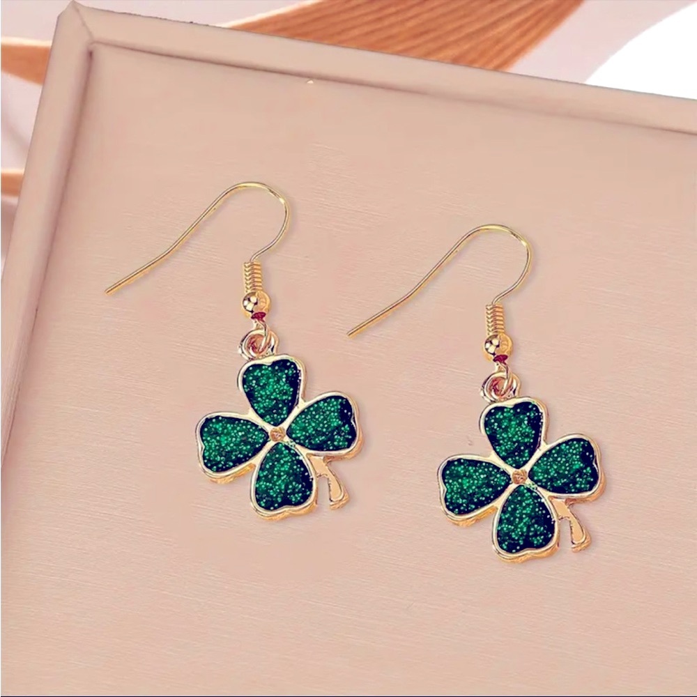 Four-Leaf Clover Earrings-NEW